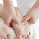 Can a reflexologist diagnose my ailments?